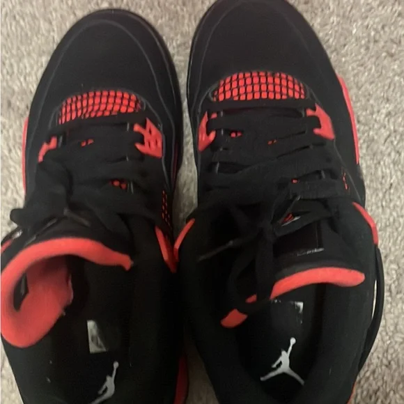 Jordan 4 Sneakers Red Thunder